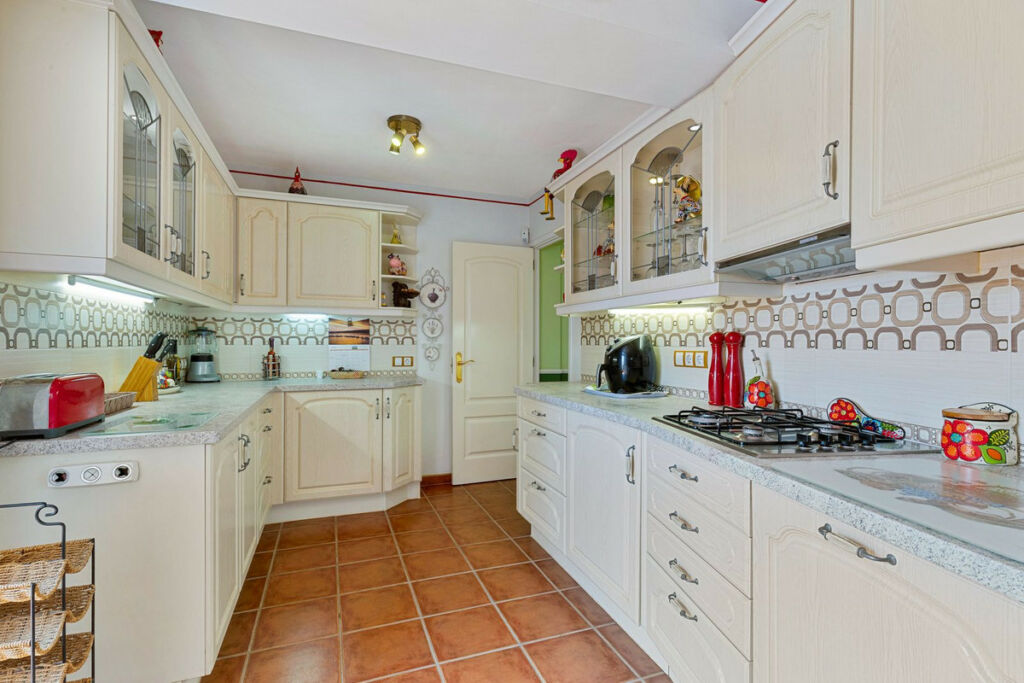 Detached Villa Fuengirola Málaga - image 16
