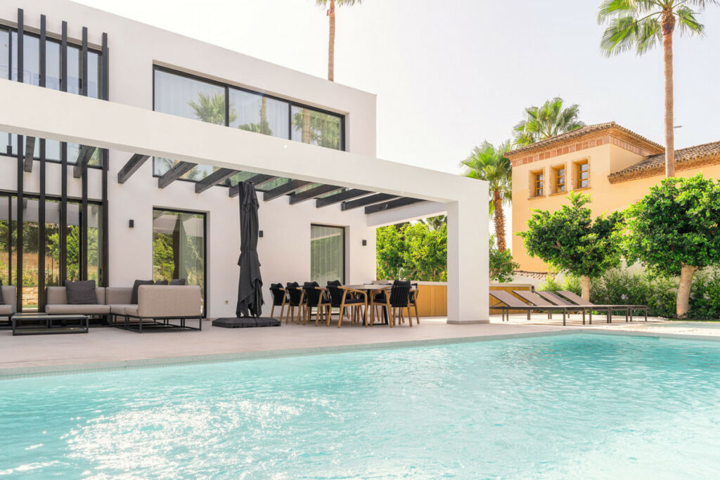 Detached Villa Nueva Andalucía Málaga - image 16