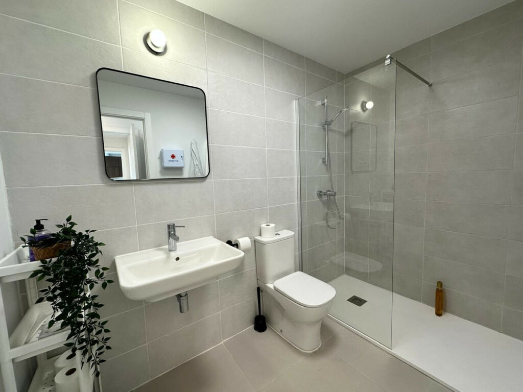 Middle Floor Apartment Estepona Málaga - image 10