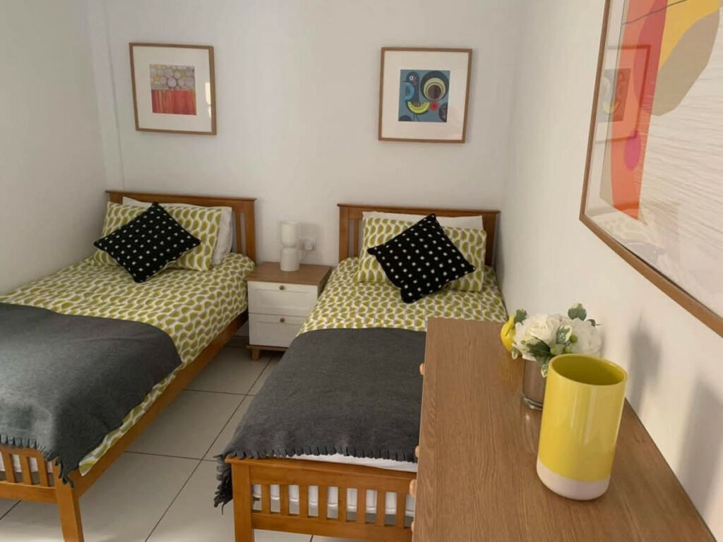 Middle Floor Apartment Villamartin Alicante - image 15