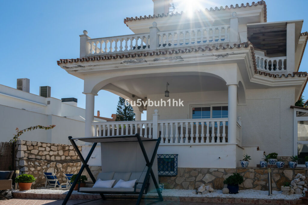 Detached Villa Fuengirola Málaga - image 16