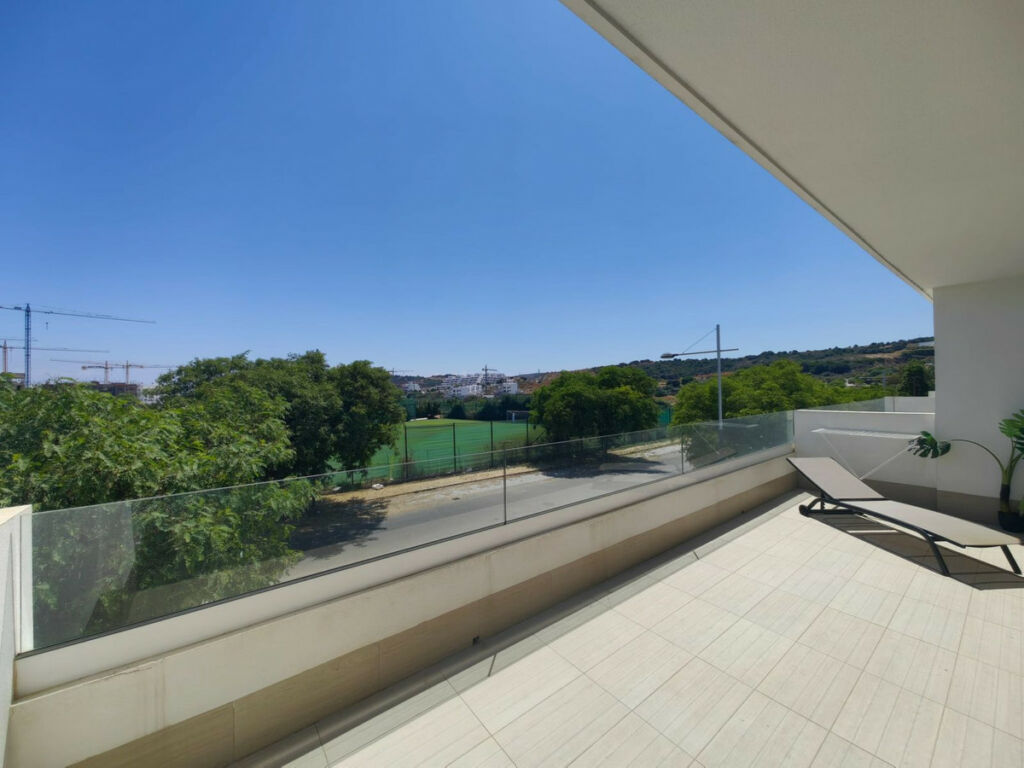Middle Floor Apartment Estepona Málaga - image 16