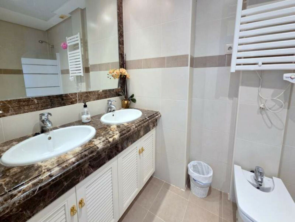 Townhouse Estepona Málaga - image 16