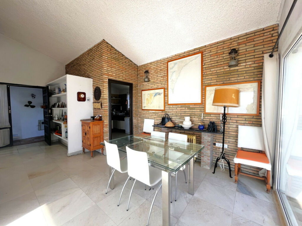 Detached Villa Estepona Málaga - image 16