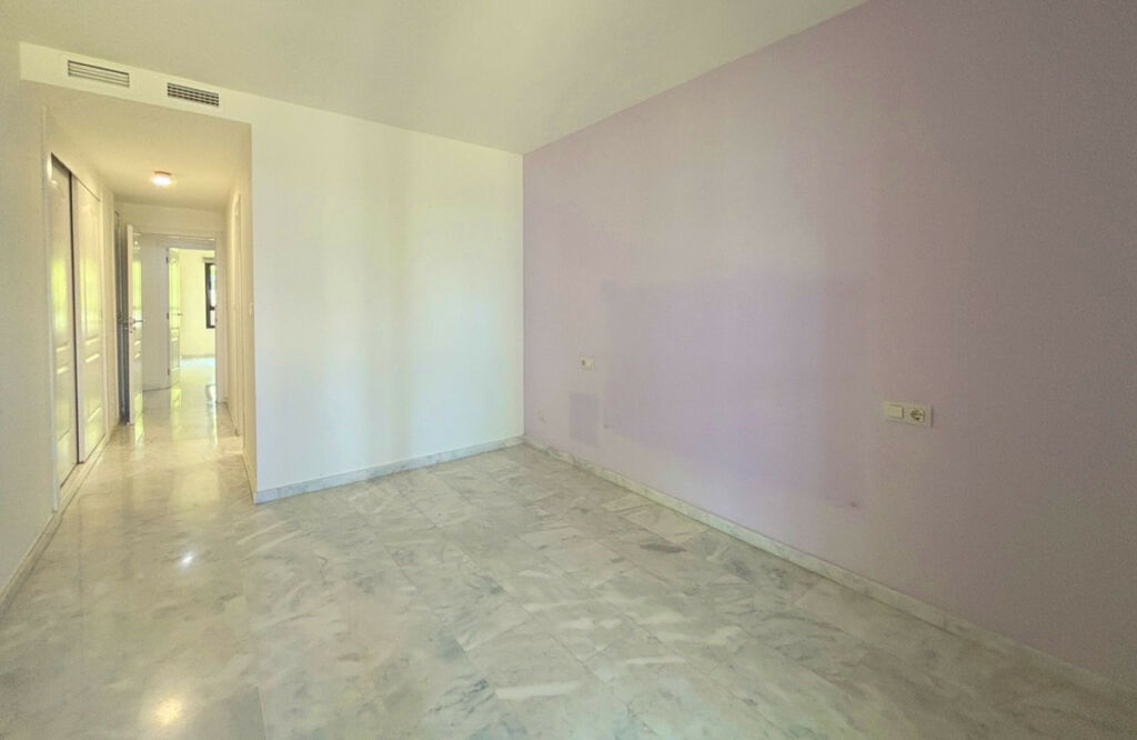 Ground Floor Apartment La Alcaidesa Cádiz - image 16