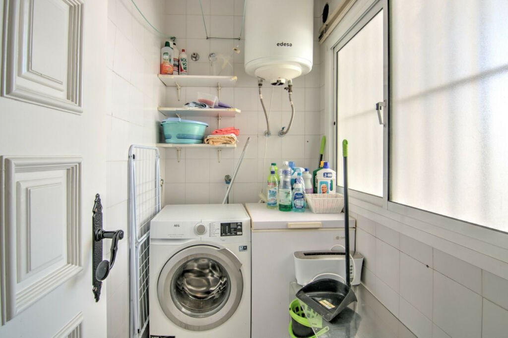 Middle Floor Apartment Fuengirola Málaga - image 16