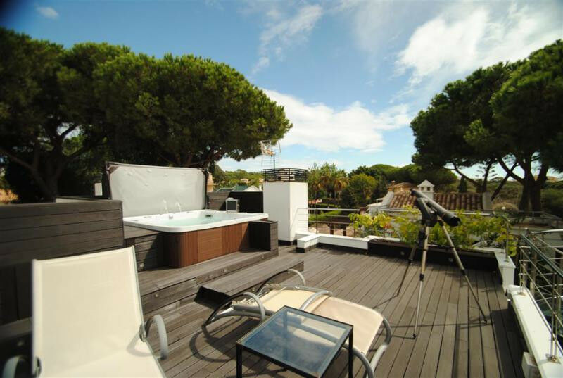 Detached Villa Cabopino Málaga - image 15