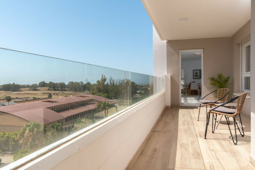 Top Floor Apartment Nueva Andalucía Málaga - image 16