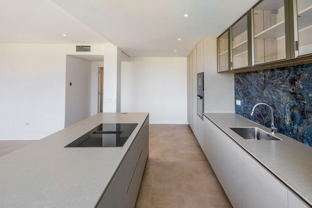 Middle Floor Apartment Nueva Andalucía Málaga - image 16
