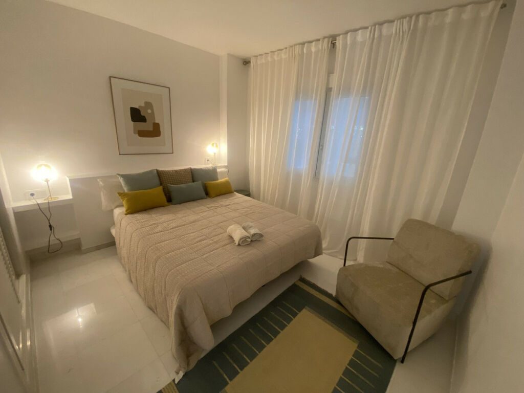 Middle Floor Apartment Puerto Banús Málaga - image 16