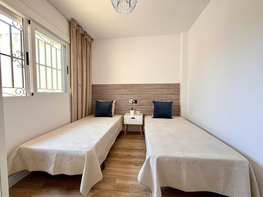 Townhouse Playa Flamenca Alicante - image 16