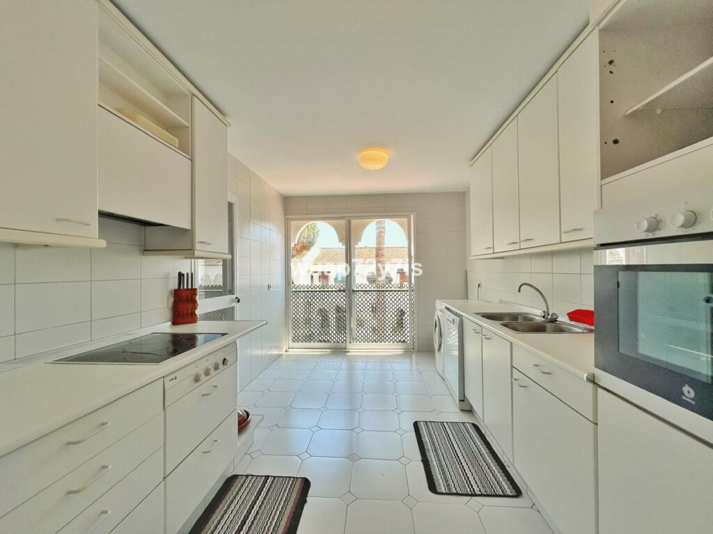 Top Floor Apartment El Presidente Málaga - image 16