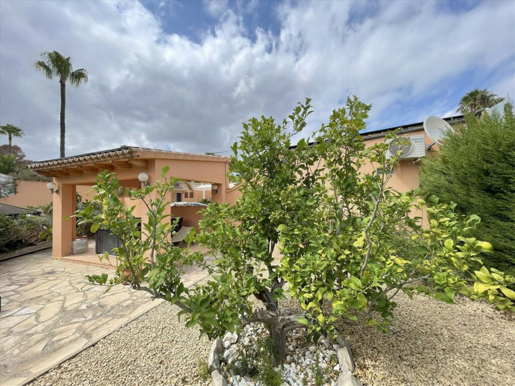 Detached Villa Moraira Alicante - image 9