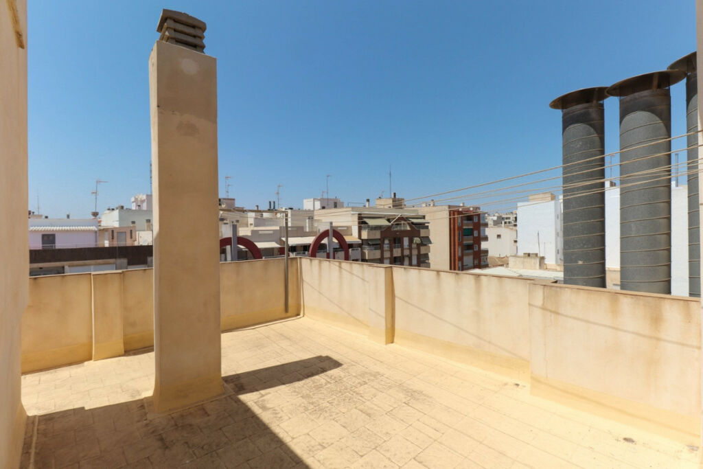 Middle Floor Apartment Torrevieja Alicante - image 16