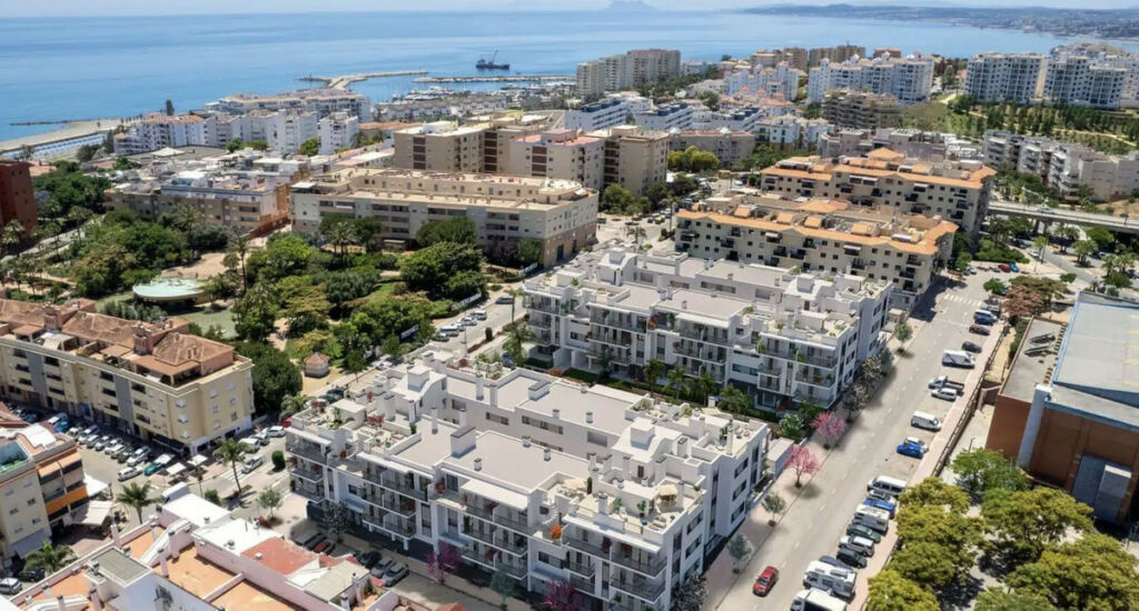 Middle Floor Apartment Estepona Málaga - image 16