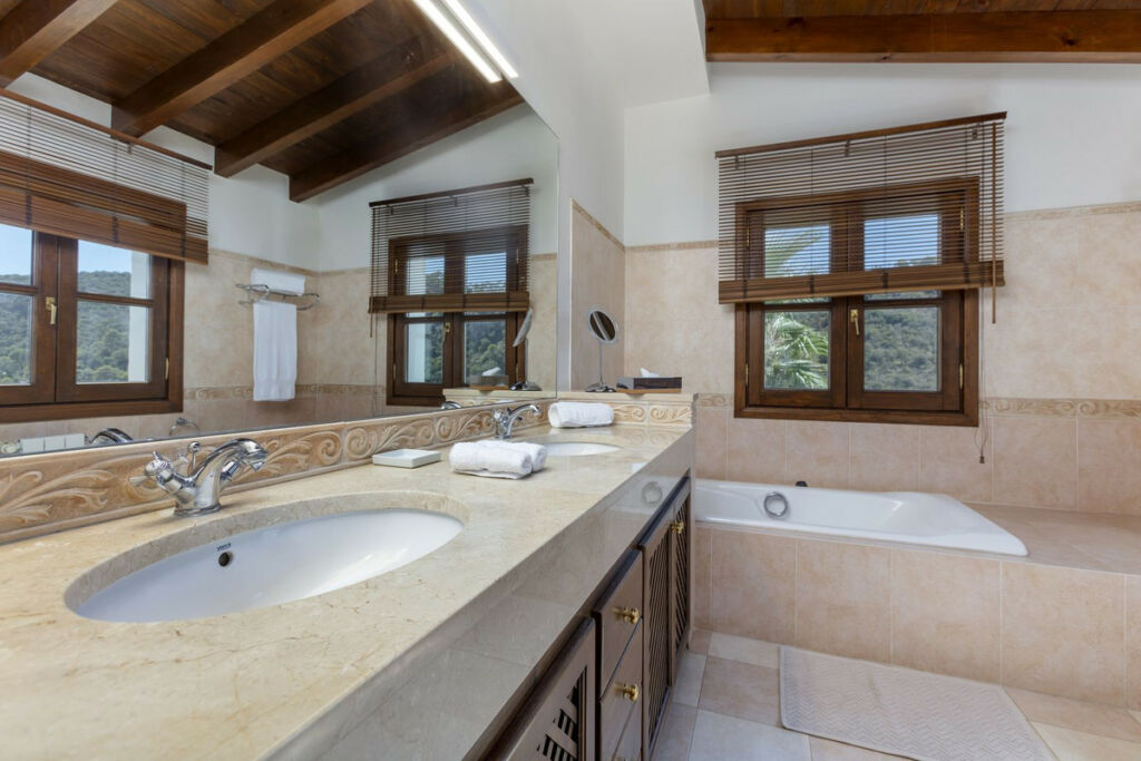 Detached Villa Benahavís Málaga - image 16