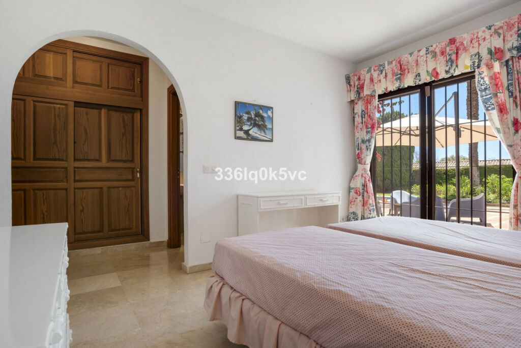 Detached Villa Las Chapas Málaga - image 16