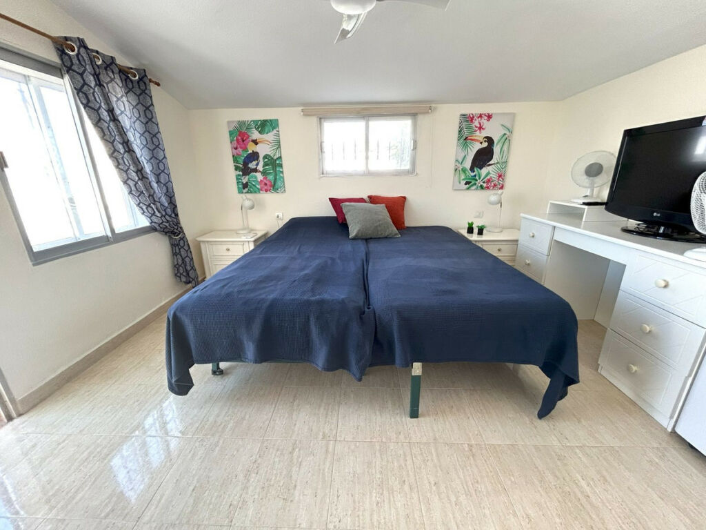 Townhouse La Duquesa Málaga - image 16