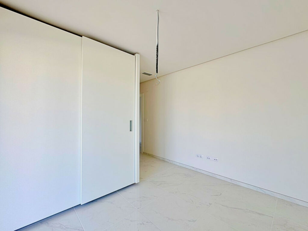 Middle Floor Apartment Villamartin Alicante - image 13