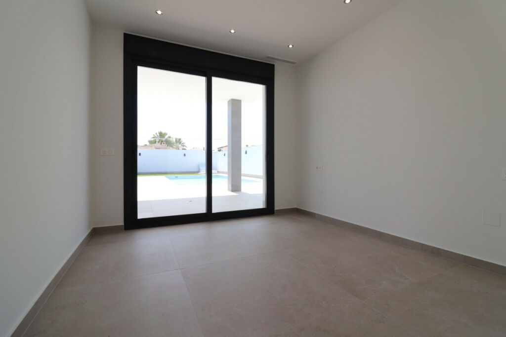 Detached Villa Ciudad Quesada Alicante - image 16