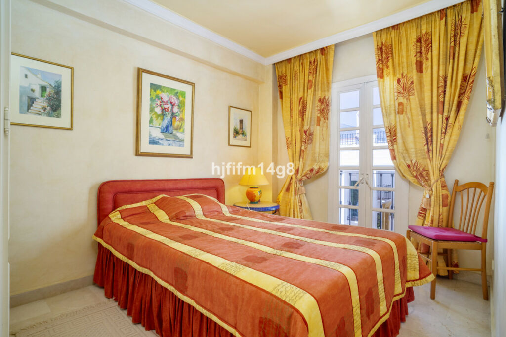 Townhouse Nueva Andalucía Málaga - image 17