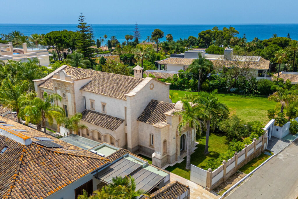 Detached Villa Marbella Málaga - image 16