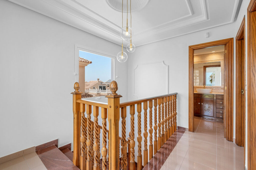 Detached Villa Torrevieja Alicante - image 17