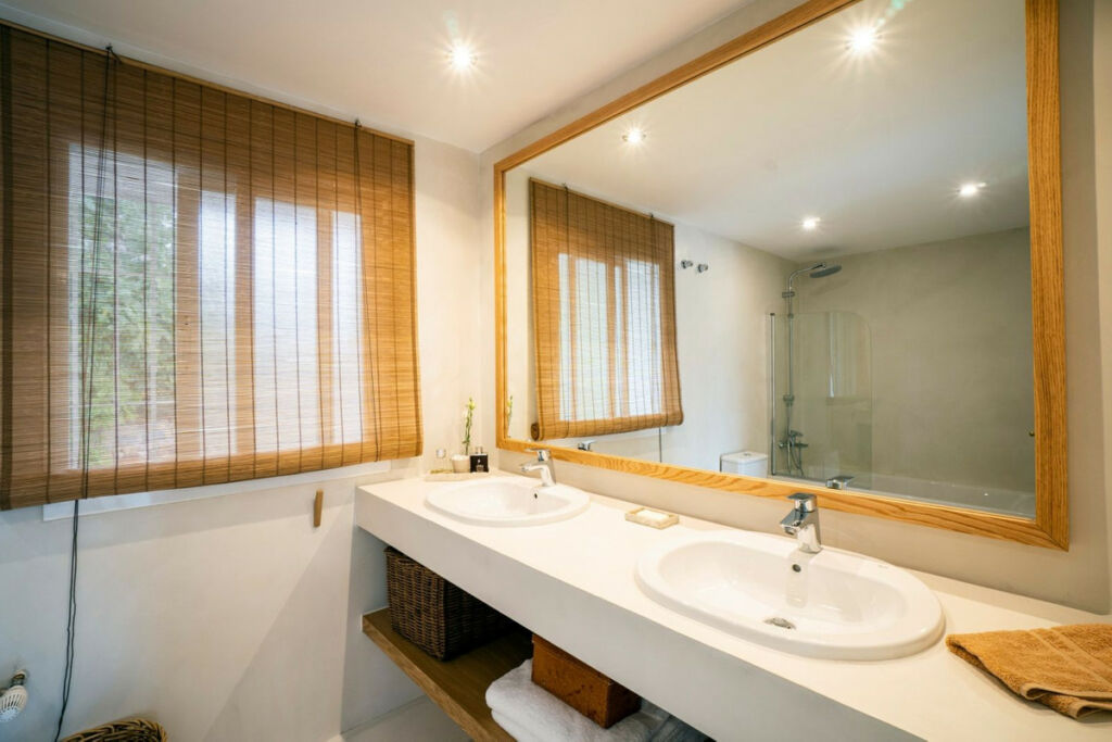 Detached Villa El Paraiso Málaga - image 17