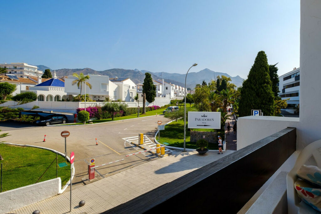 Middle Floor Apartment Nerja Málaga - image 17