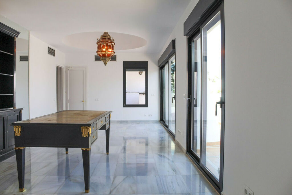 Penthouse Duplex Puerto Banús Málaga - image 17