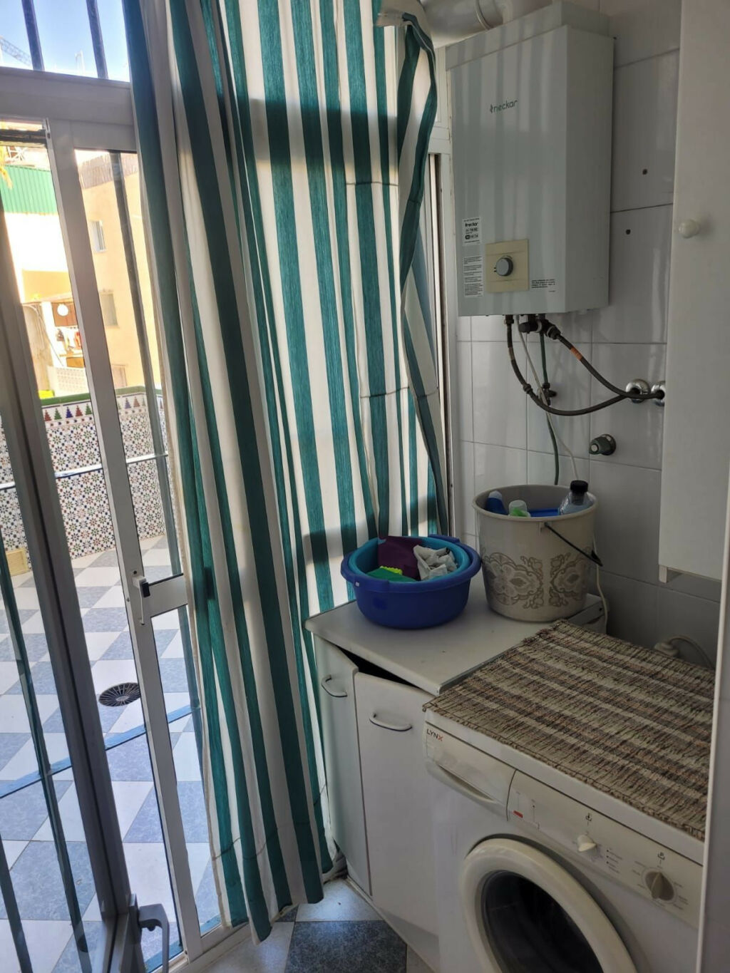 Ground Floor Apartment La Carihuela Málaga - image 17
