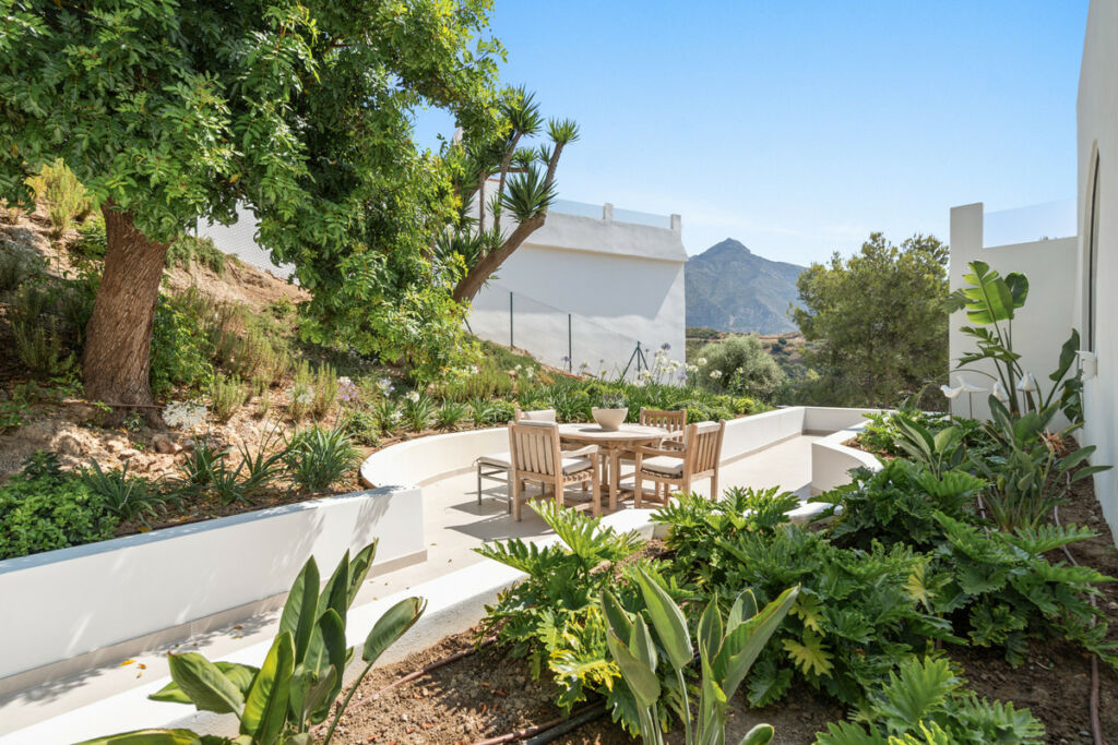 Detached Villa Nueva Andalucía Málaga - image 17