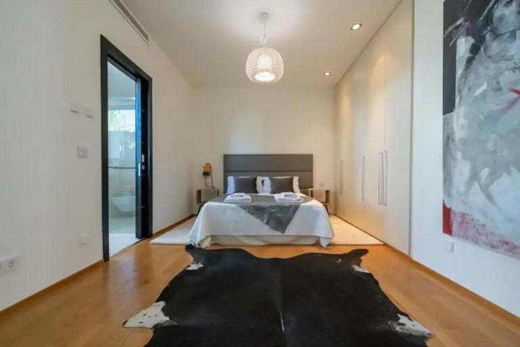 Townhouse Sierra Blanca Málaga - image 17