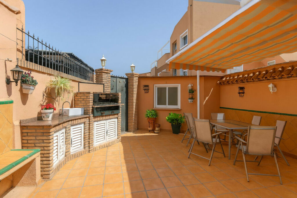 Townhouse Diana Park Málaga - image 17