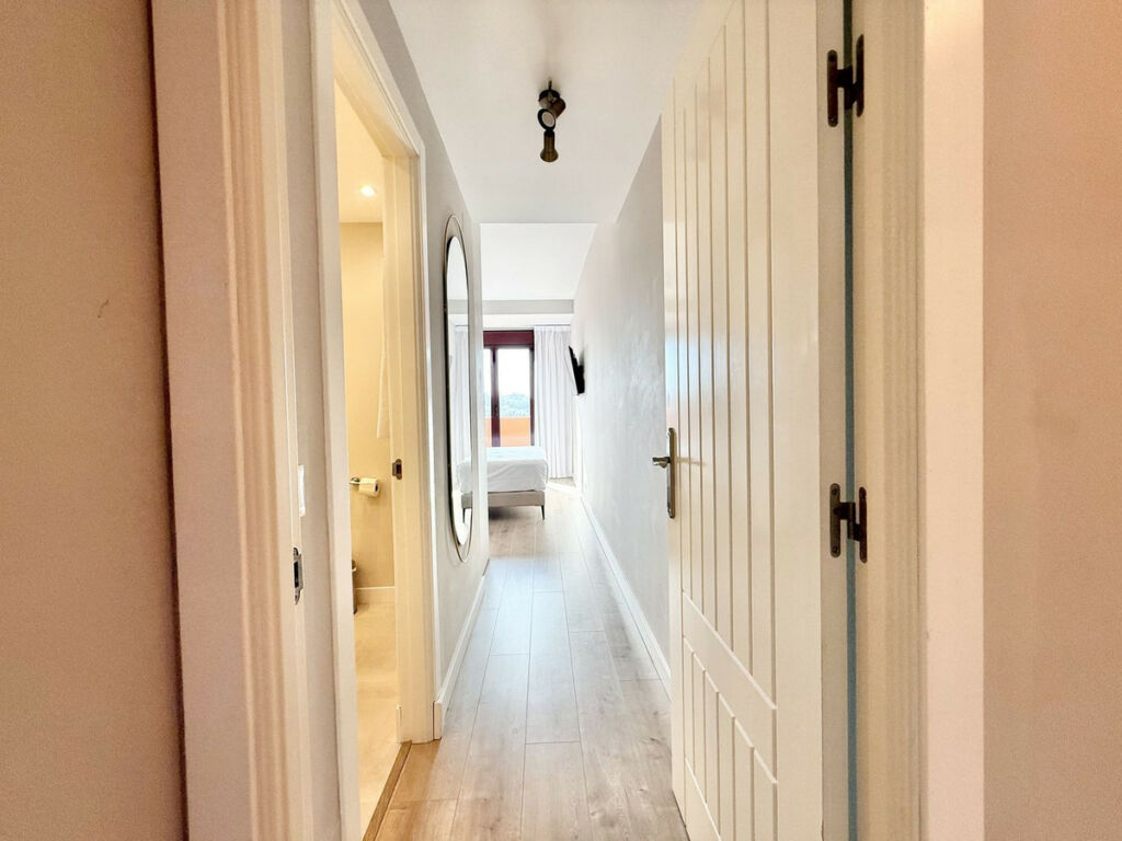 Middle Floor Apartment Benahavís Málaga - image 17