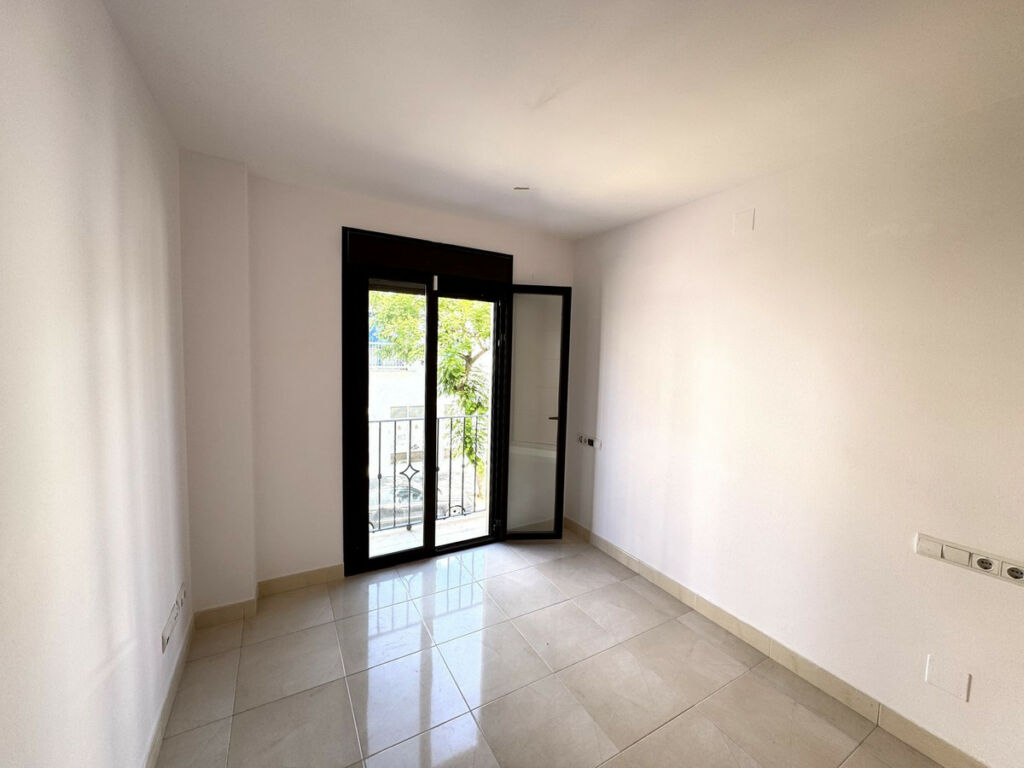 Middle Floor Apartment Los Boliches Málaga - image 17