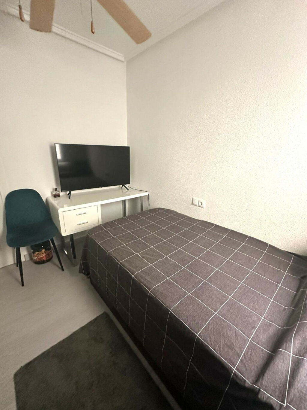 Middle Floor Apartment Torrevieja Alicante - image 17