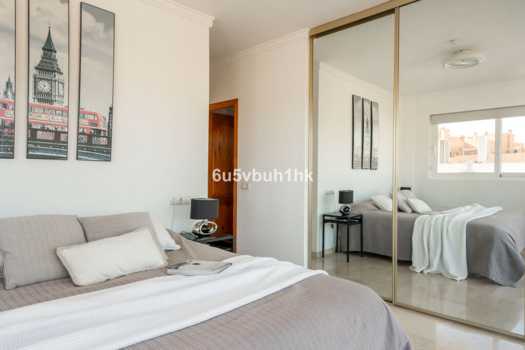 Detached Villa Fuengirola Málaga - image 17
