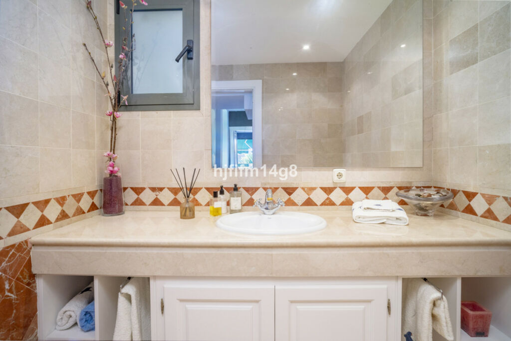 Penthouse Duplex Nueva Andalucía Málaga - image 17