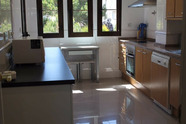 Middle Floor Apartment Hacienda del Sol Málaga - image 14