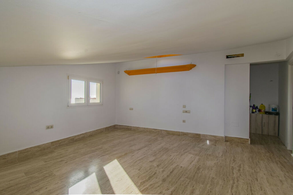 Penthouse Torrequebrada Málaga - image 17