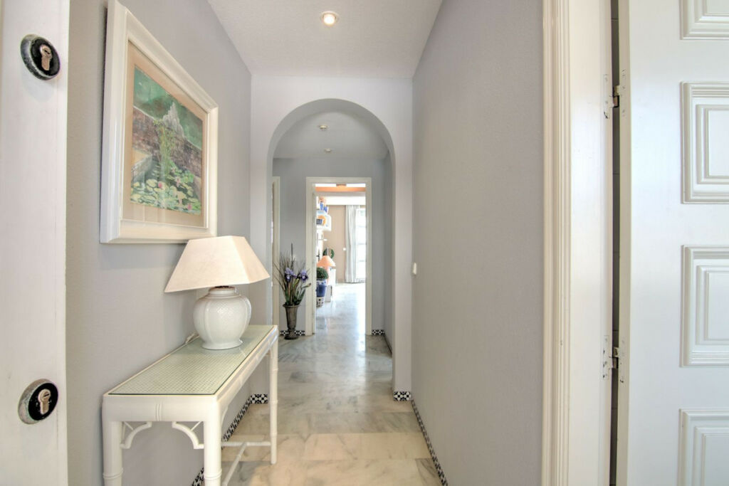 Middle Floor Apartment Fuengirola Málaga - image 17