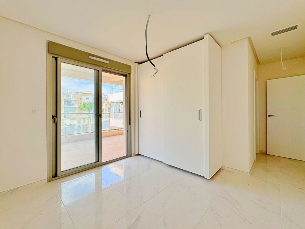 Middle Floor Apartment Villamartin Alicante - image 14