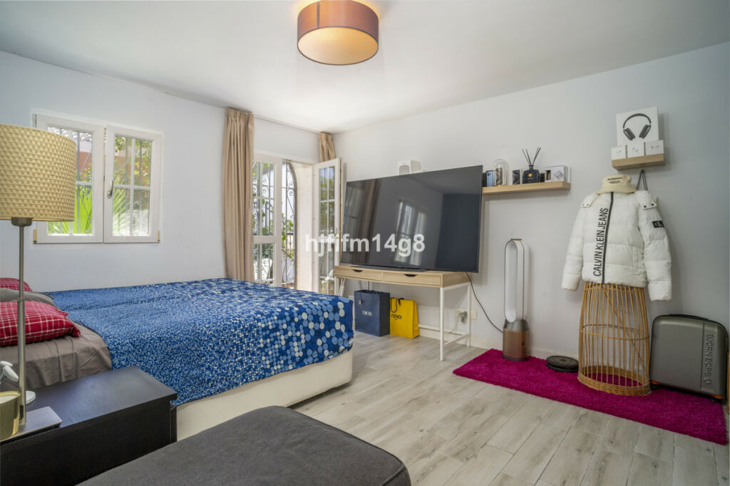 Detached Villa Nueva Andalucía Málaga - image 17