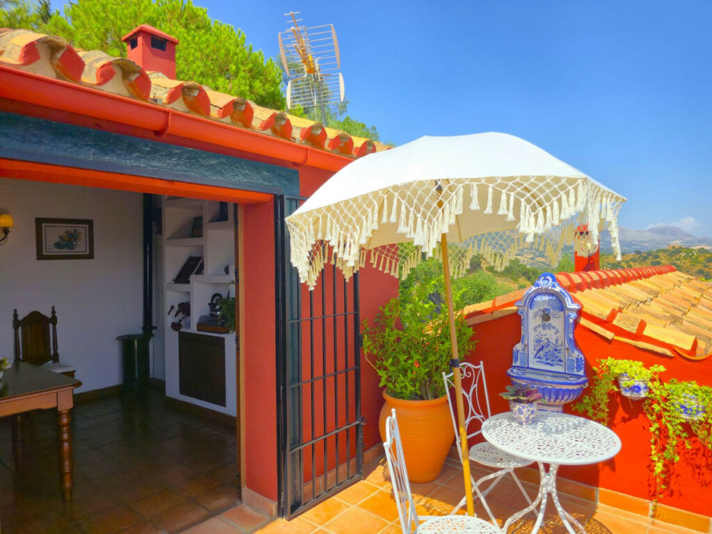 Detached Villa Riogordo Málaga - image 17