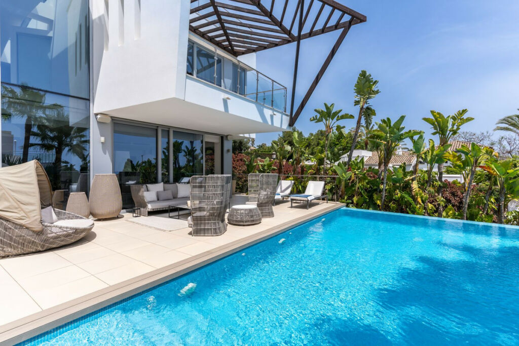 Townhouse Sierra Blanca Málaga - image 17