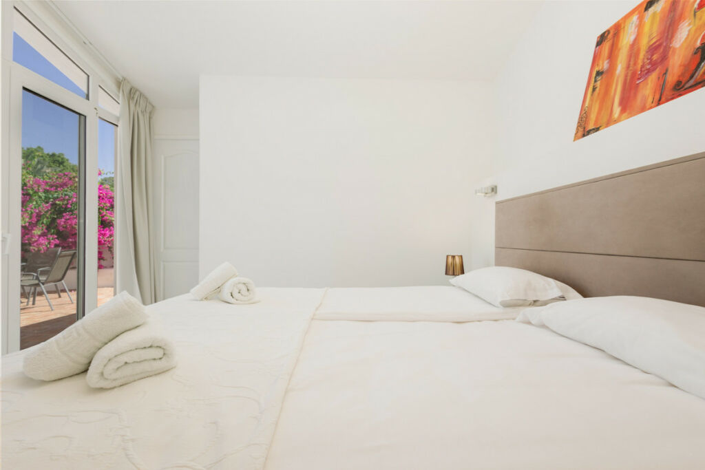 Detached Villa Costabella Málaga - image 17