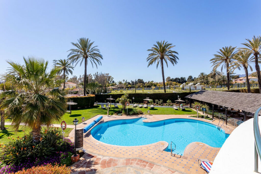 Top Floor Apartment Estepona Málaga - image 17