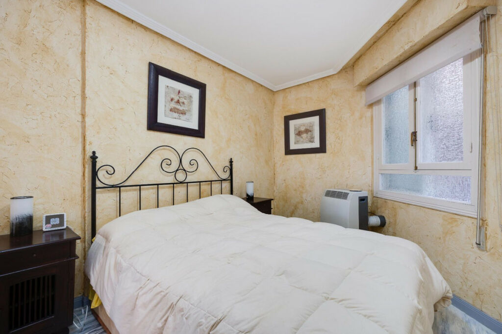 Middle Floor Apartment Torrevieja Alicante - image 17