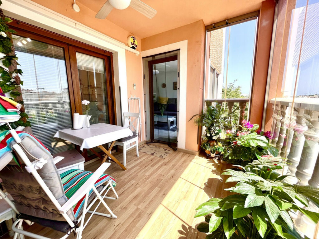 Middle Floor Apartment Villamartin Alicante - image 17
